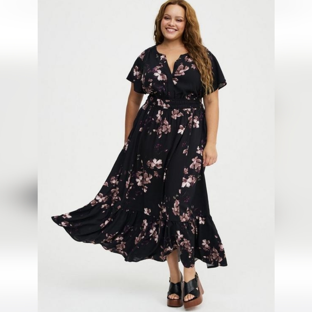 New Torrid 1X(14/16) Y-Neck Smocked Waist Flutter Sleeve Maxi Dress-Black Floral - Picture 7 of 9